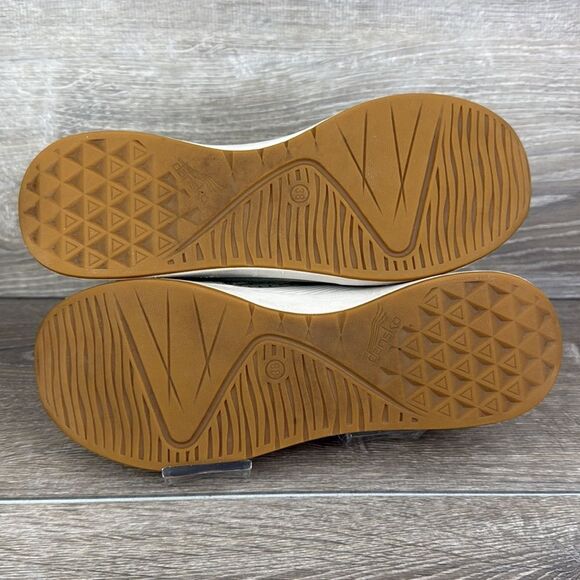 Dansko Charlie Sage Green Leather Women’s Sz 7.5-8/EU 38 Perforated Lace Sneaker - Picture 8 of 10